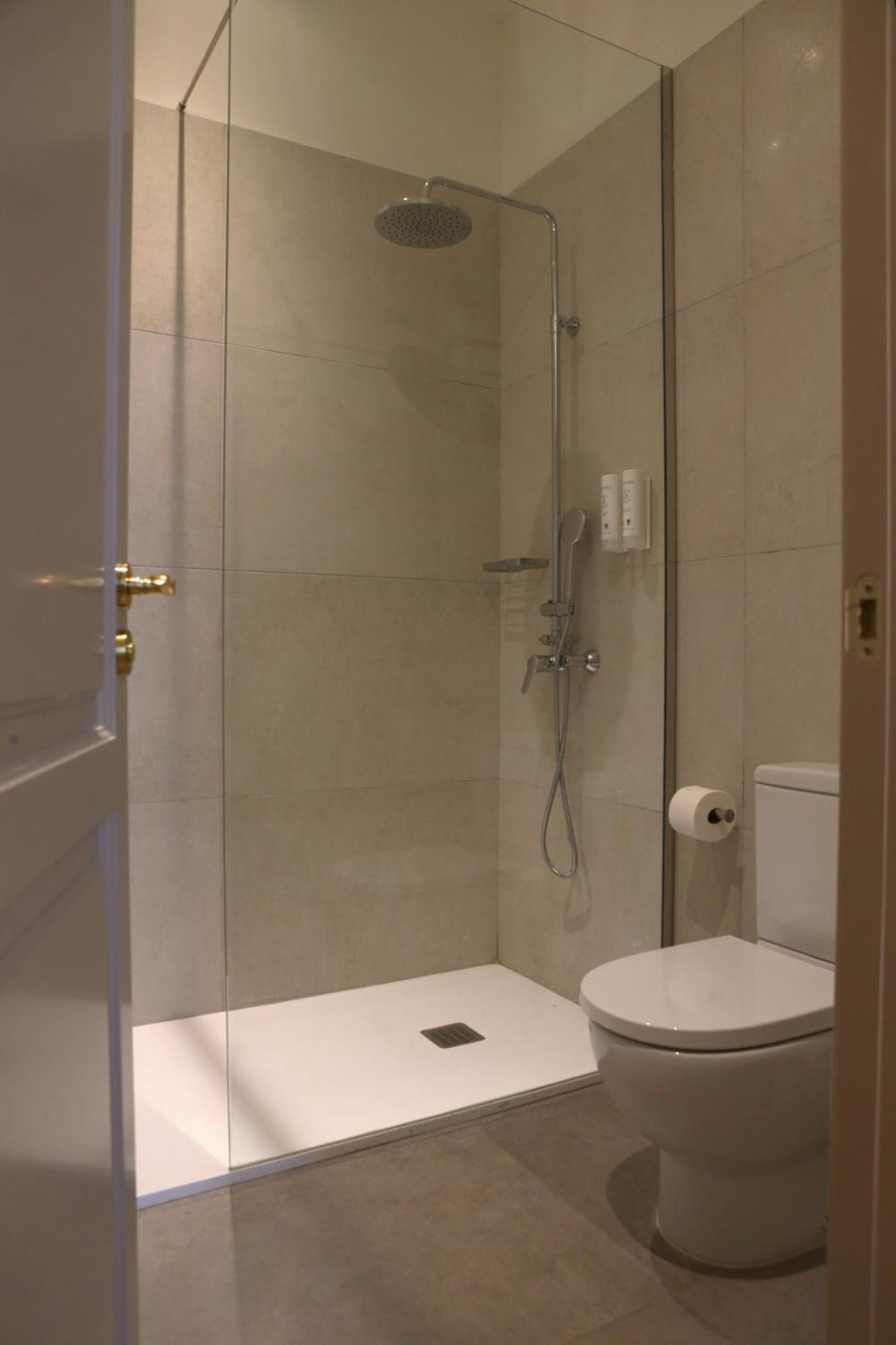 Veintiuno Emblematic - Adults Only 4*